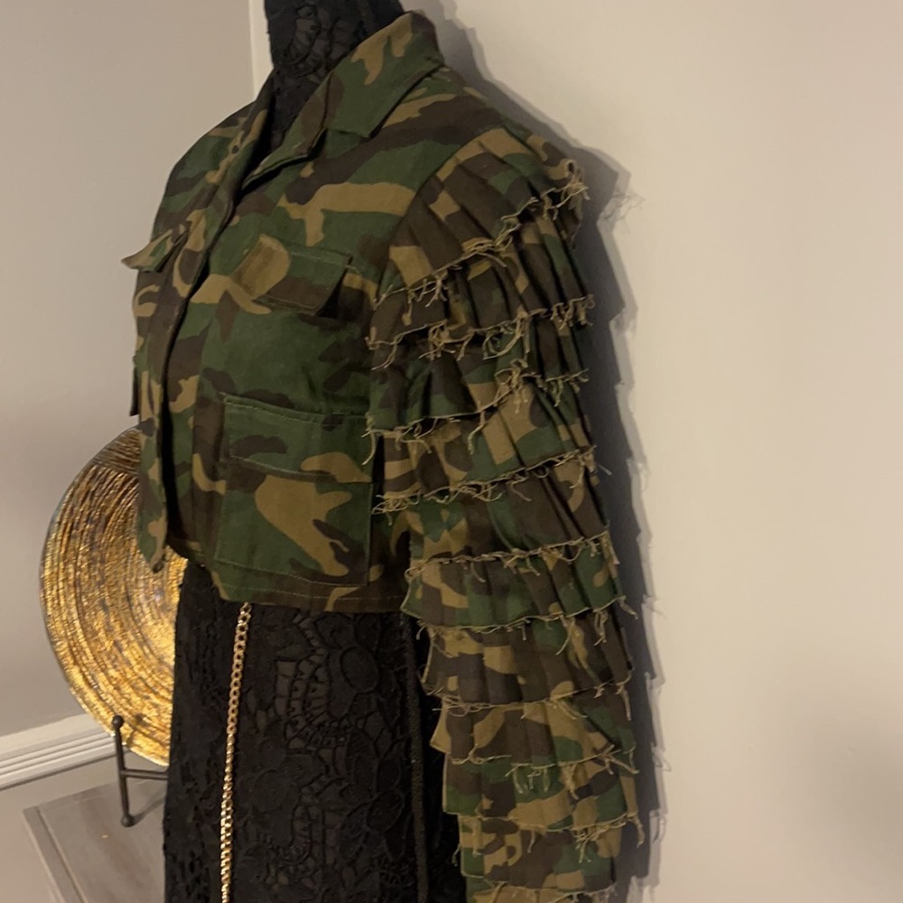 Green Camouflage Ruffle sleeve jacket